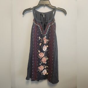 ANDREE BY UNIT Gray Floral Embroidered Halter Top Size Large